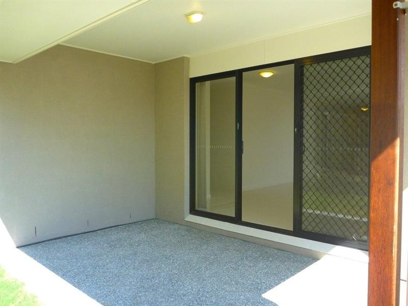 24 Rise Circuit, Pacific Pines QLD 4211
