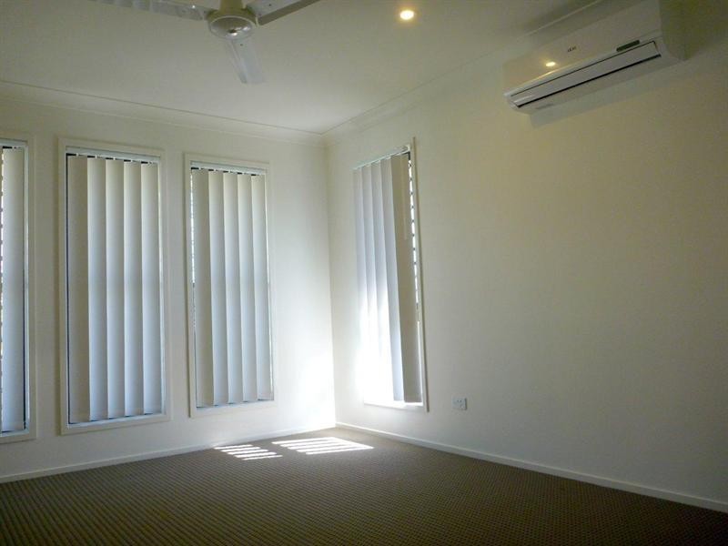 24 Rise Circuit, Pacific Pines QLD 4211