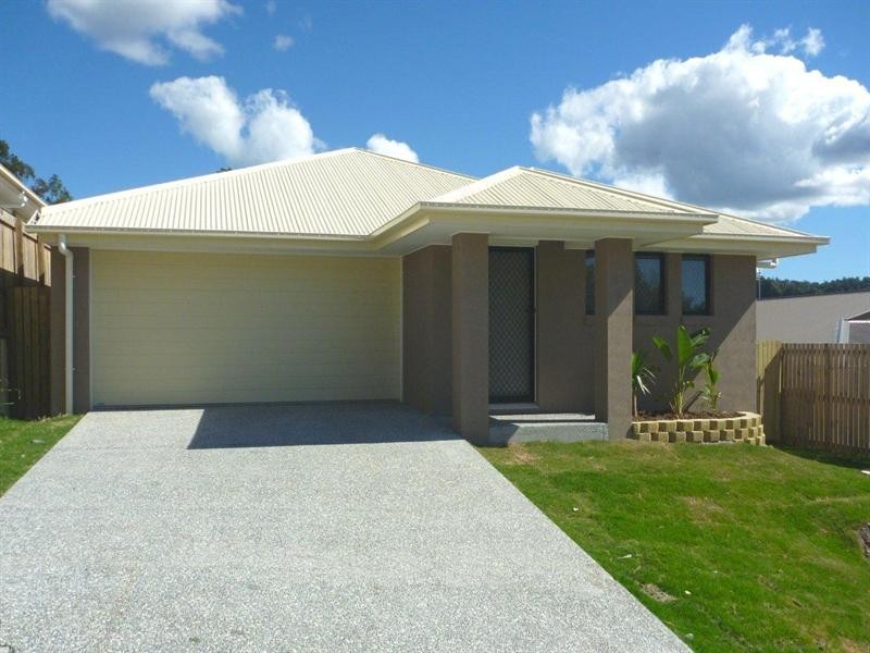 15 Rise Circuit, Pacific Pines QLD 4211