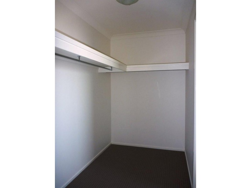 15 Rise Circuit, Pacific Pines QLD 4211