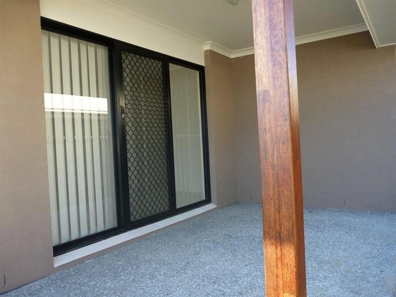 15 Rise Circuit, Pacific Pines QLD 4211
