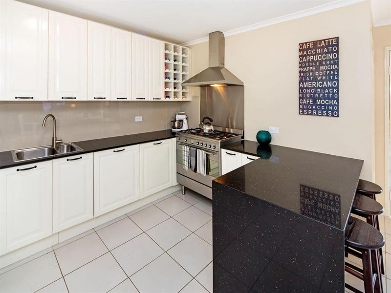 3 Pentland Court, Helensvale QLD 4212