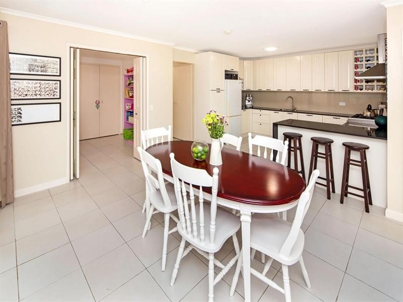 3 Pentland Court, Helensvale QLD 4212