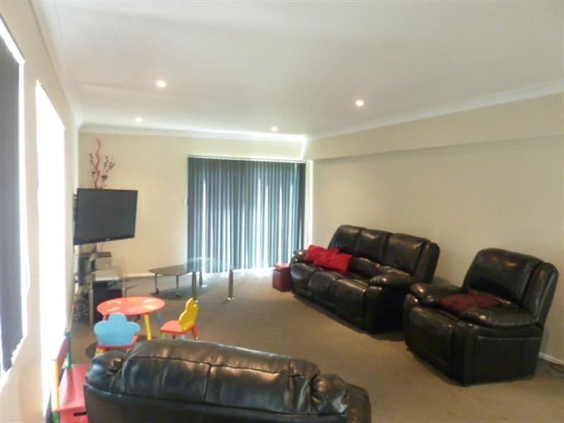 133 Pacific Pines Boulevarde, Pacific Pines QLD 4211