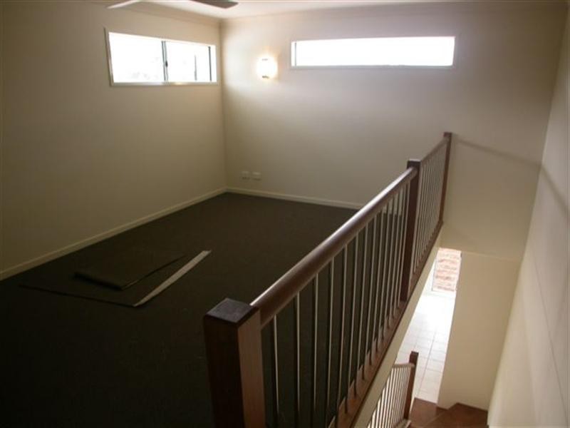 2/103 Wunburra Circle, Pacific Pines QLD 4211