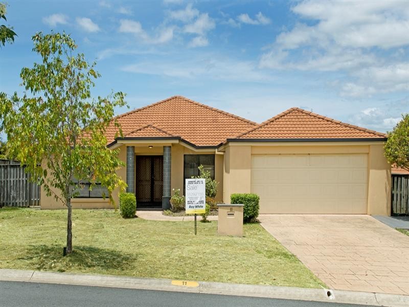 11 Rarotonga Rise, Pacific Pines QLD 4211