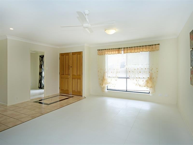 11 Rarotonga Rise, Pacific Pines QLD 4211