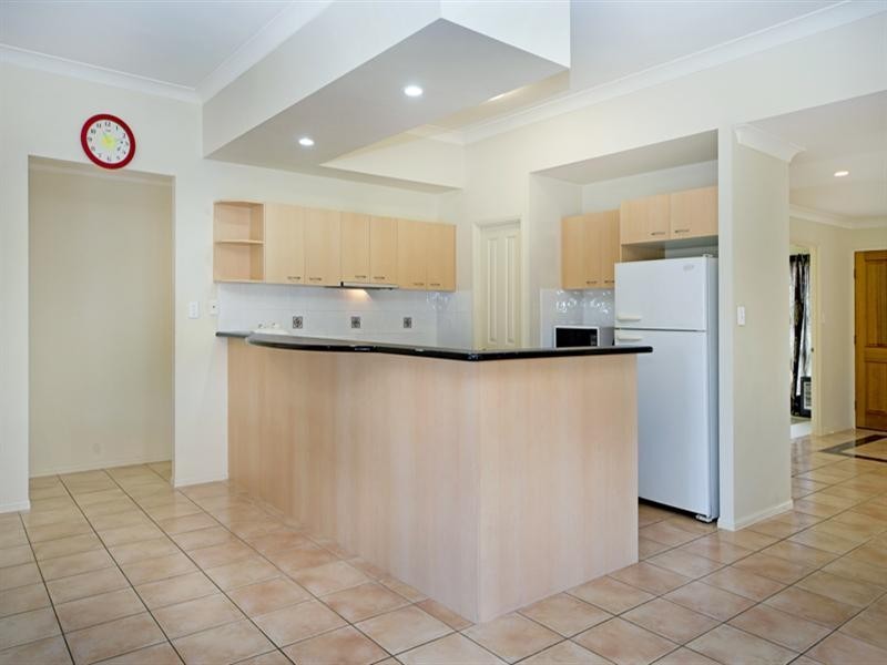 11 Rarotonga Rise, Pacific Pines QLD 4211