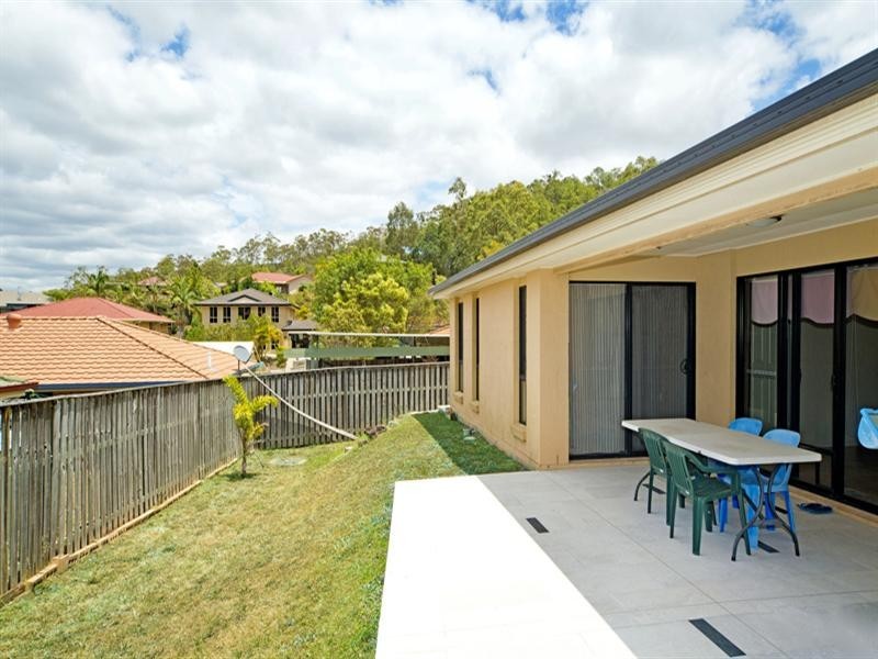 11 Rarotonga Rise, Pacific Pines QLD 4211