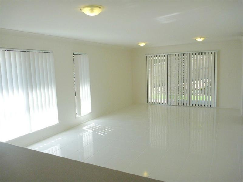 28 Rise Circuit, Pacific Pines QLD 4211