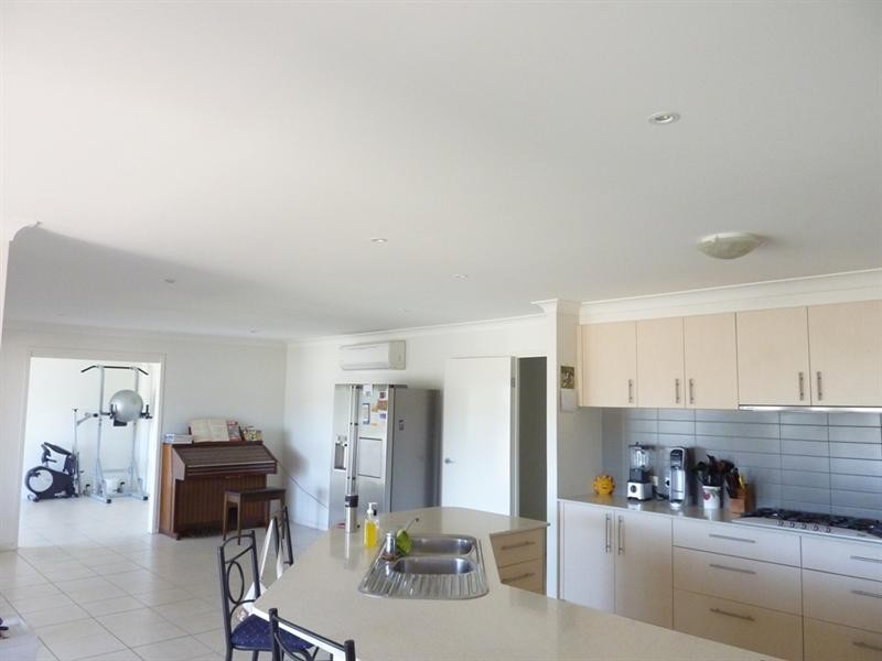 25 Sangster Crescent, Pacific Pines QLD 4211