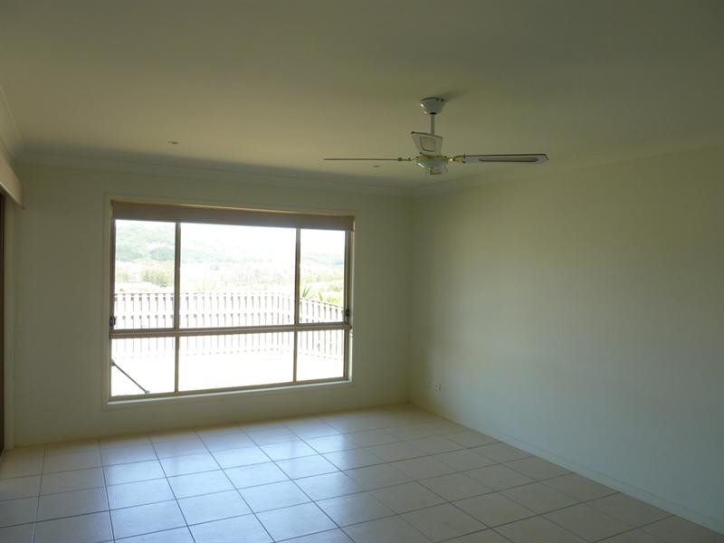 25 Sangster Crescent, Pacific Pines QLD 4211