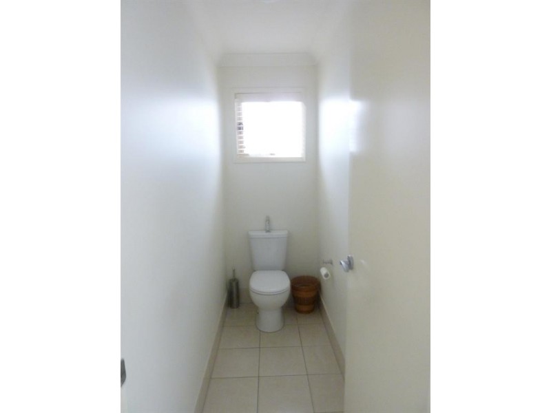 25 Sangster Crescent, Pacific Pines QLD 4211