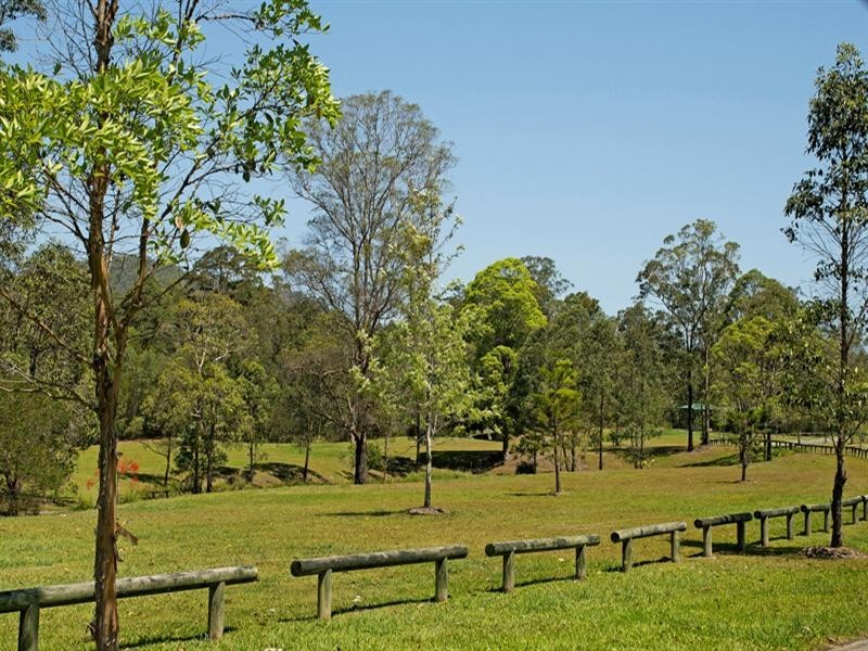 30 John Wayne Close, Maudsland QLD 4210