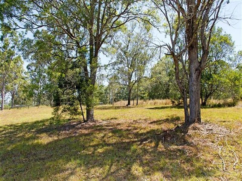 30 John Wayne Close, Maudsland QLD 4210