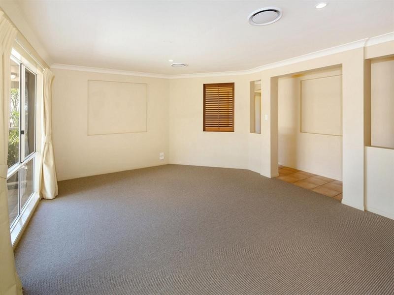 16 Beerwah Street, Pacific Pines QLD 4211