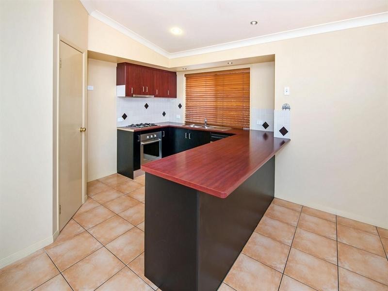 16 Beerwah Street, Pacific Pines QLD 4211