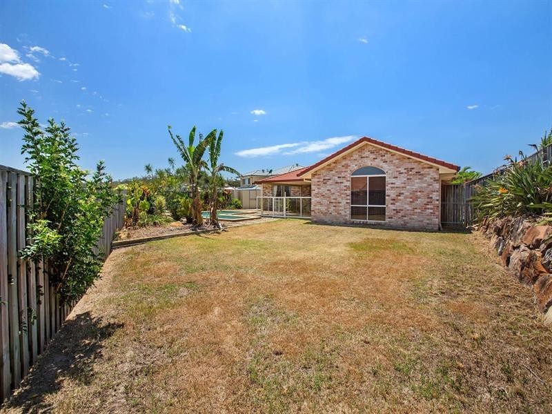 16 Beerwah Street, Pacific Pines QLD 4211