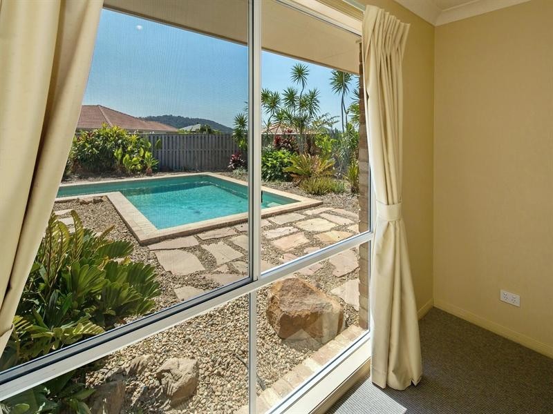 16 Beerwah Street, Pacific Pines QLD 4211