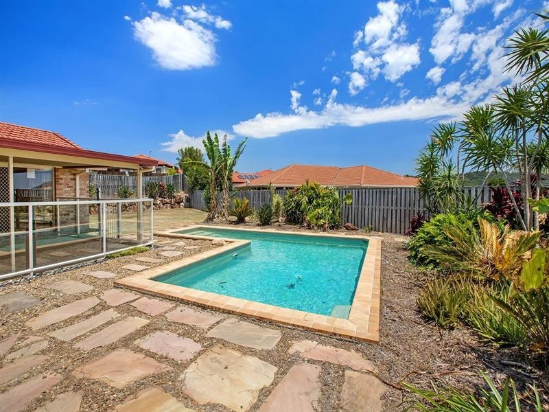 16 Beerwah Street, Pacific Pines QLD 4211