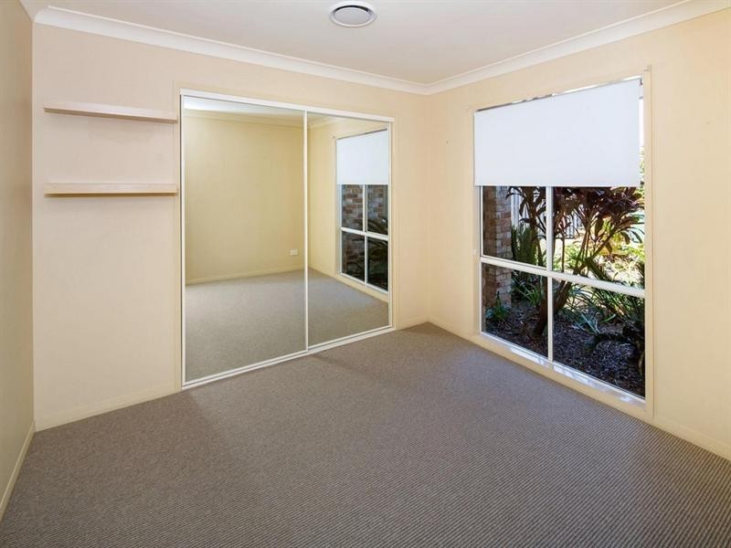 16 Beerwah Street, Pacific Pines QLD 4211