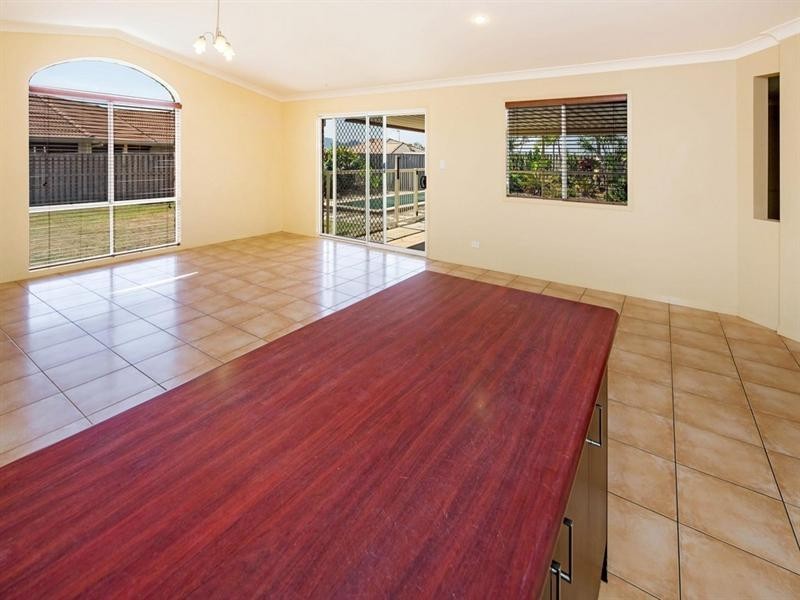 16 Beerwah Street, Pacific Pines QLD 4211