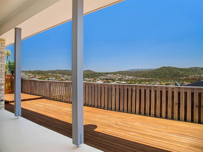 14 Sangster Crescent, Pacific Pines QLD 4211