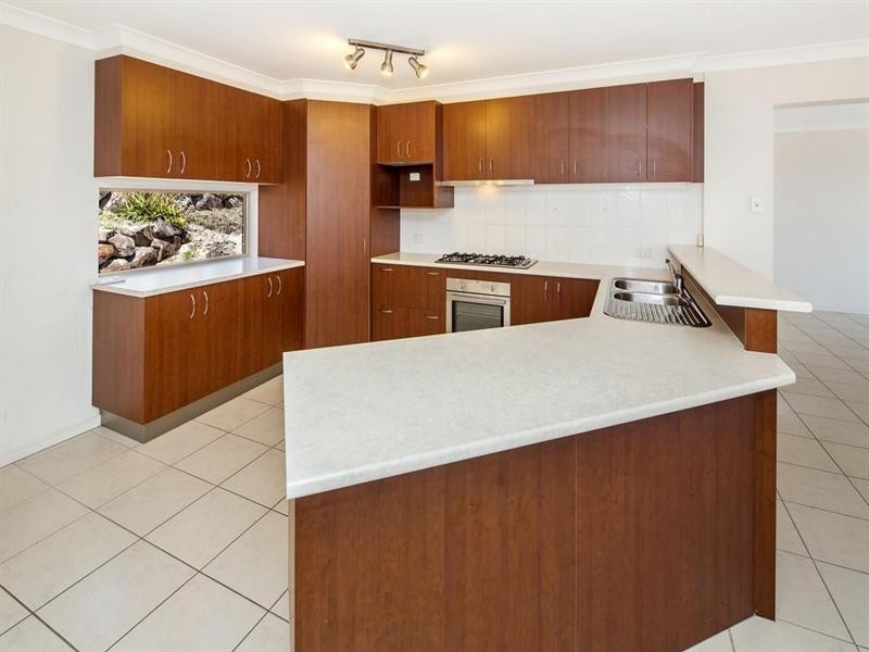 14 Sangster Crescent, Pacific Pines QLD 4211