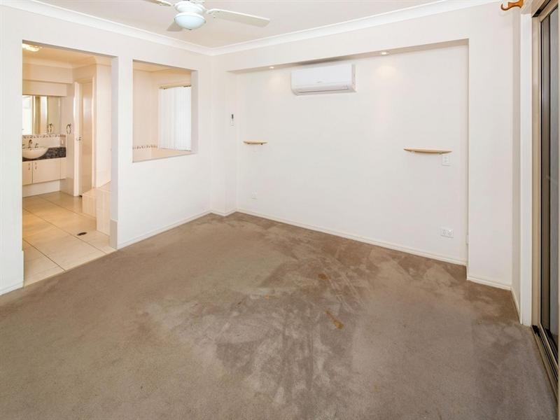 14 Sangster Crescent, Pacific Pines QLD 4211