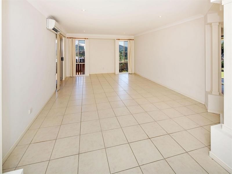 14 Sangster Crescent, Pacific Pines QLD 4211