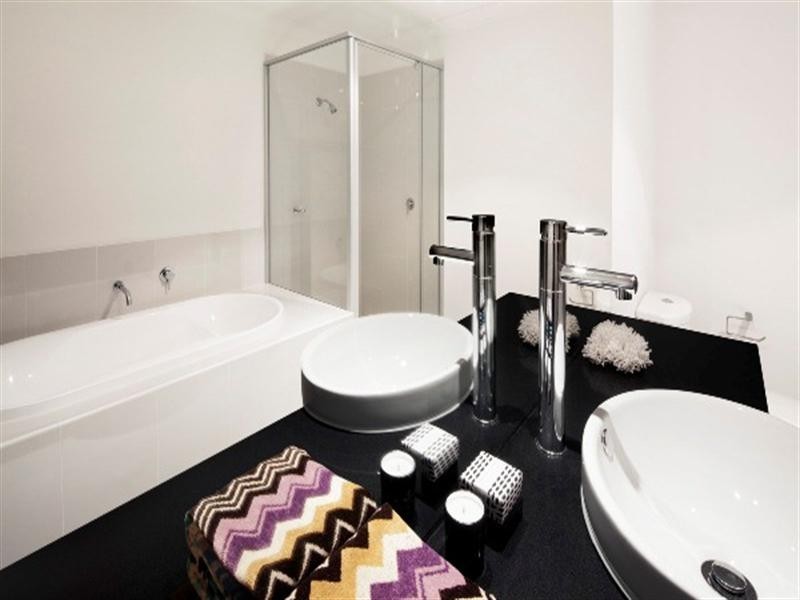 Pacific Pines QLD 4211