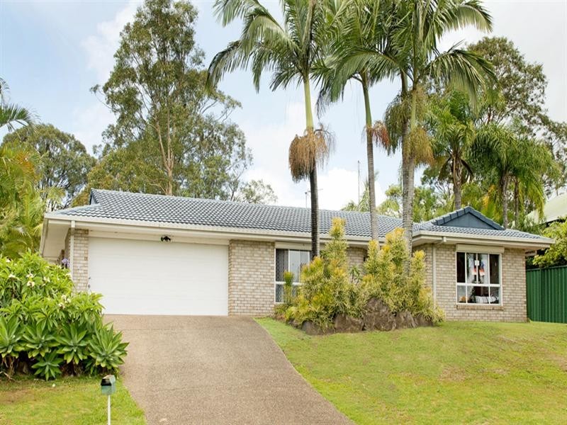 8 Edgeworth Place, Helensvale QLD 4212