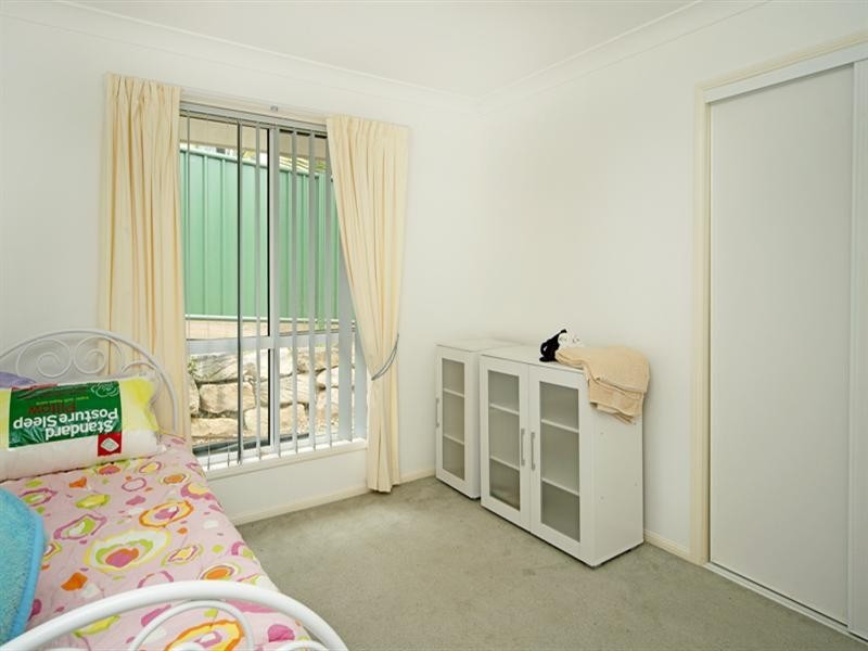 8 Edgeworth Place, Helensvale QLD 4212