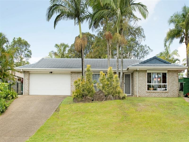 8 Edgeworth Place, Helensvale QLD 4212