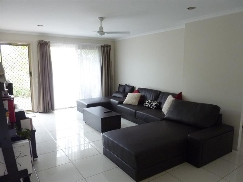 2/22 Artists Street, Oxenford QLD 4210