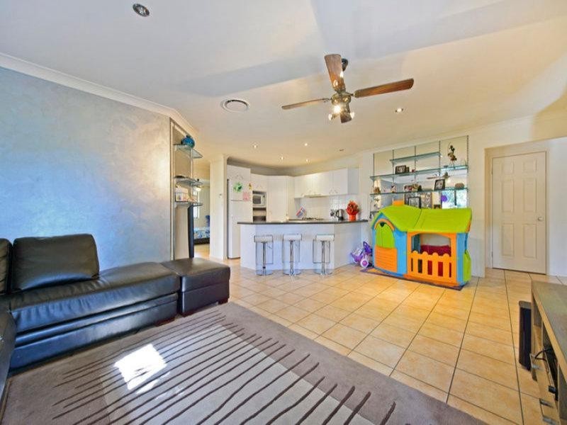 40 Buffalo Crescent, Pacific Pines QLD 4211