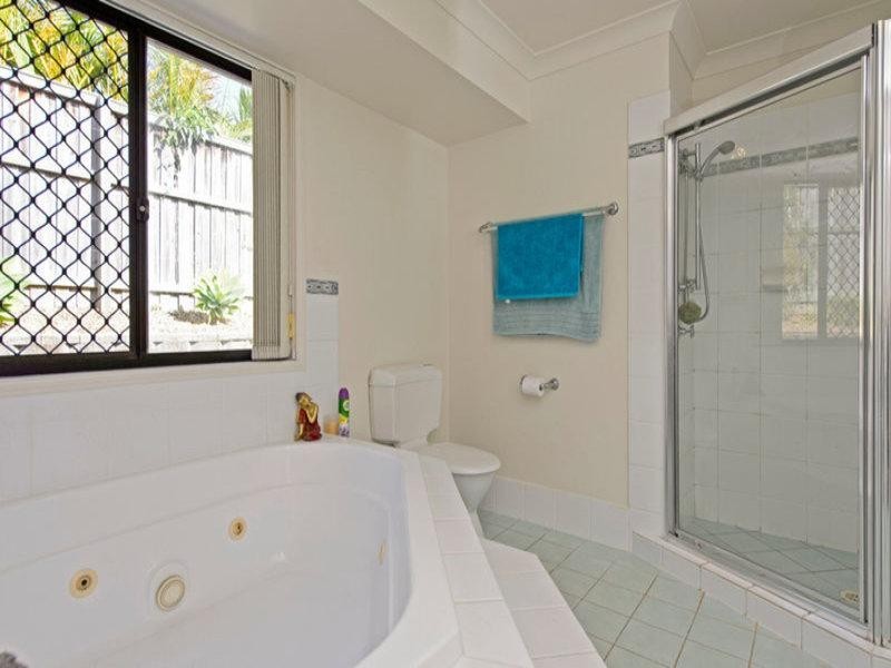 40 Buffalo Crescent, Pacific Pines QLD 4211