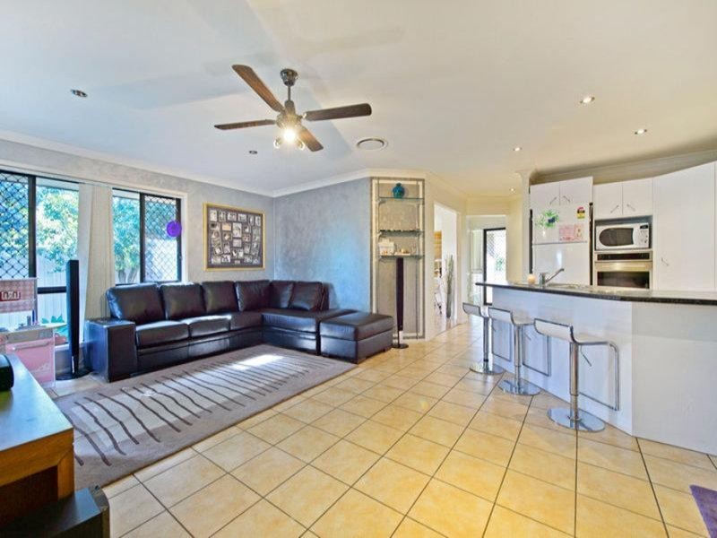 40 Buffalo Crescent, Pacific Pines QLD 4211