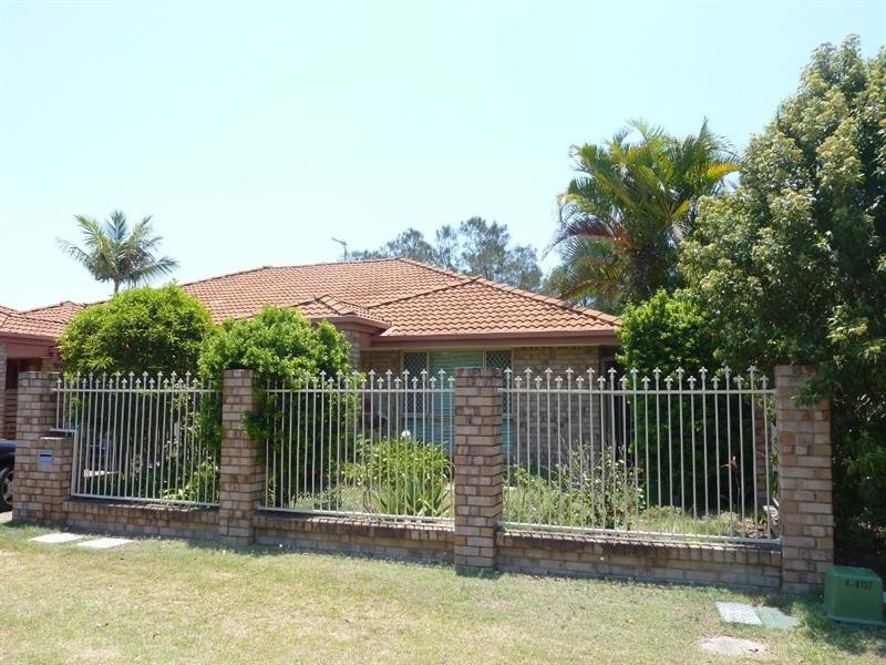 2/96 Cootharaba Drive, Helensvale QLD 4212