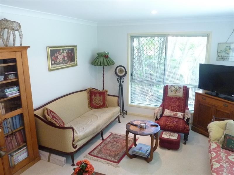 2/96 Cootharaba Drive, Helensvale QLD 4212