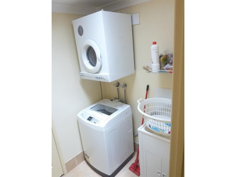 2/96 Cootharaba Drive, Helensvale QLD 4212