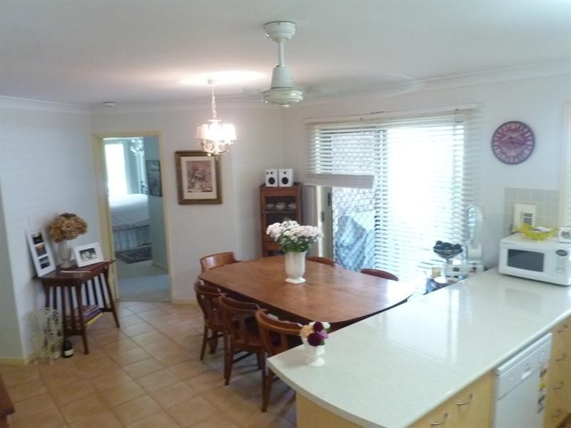 2/96 Cootharaba Drive, Helensvale QLD 4212