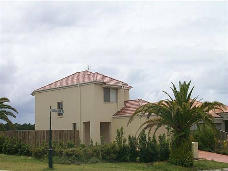 2 Harrow Place, Arundel QLD 4214