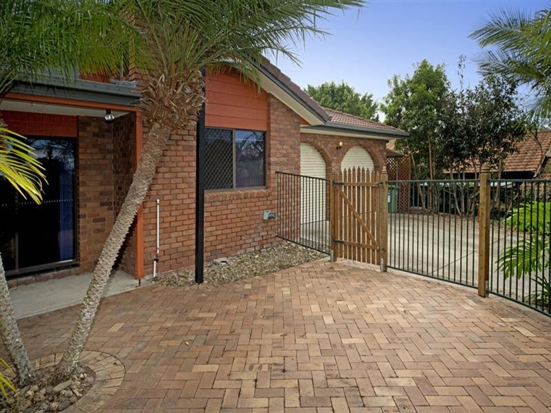 13 Surrey Court, Helensvale QLD 4212