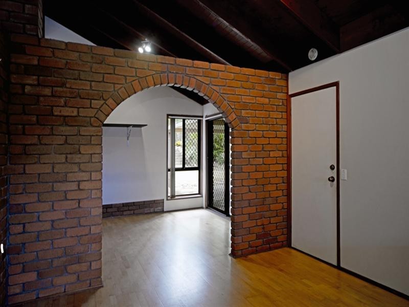 13 Surrey Court, Helensvale QLD 4212