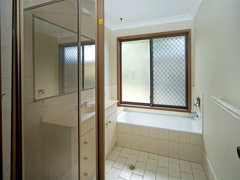 13 Surrey Court, Helensvale QLD 4212