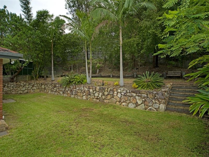 13 Surrey Court, Helensvale QLD 4212