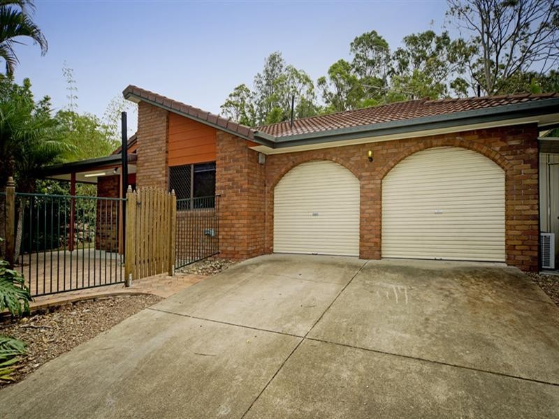 13 Surrey Court, Helensvale QLD 4212