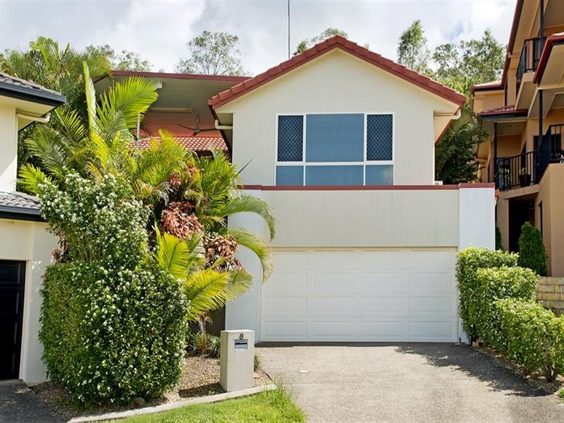 8 Woodward Lane, Pacific Pines QLD 4211