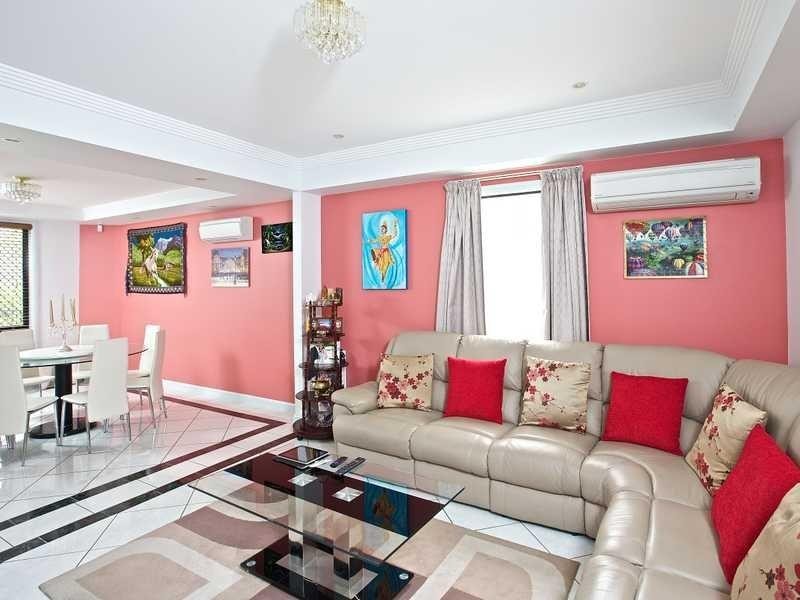 19 Dalby Court, Helensvale QLD 4212